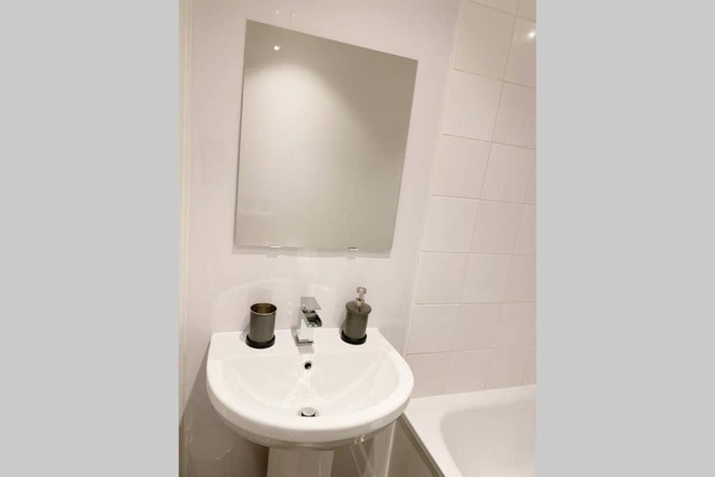 Cozy Nights - Ibrox Street Apartment Glasgow Luaran gambar